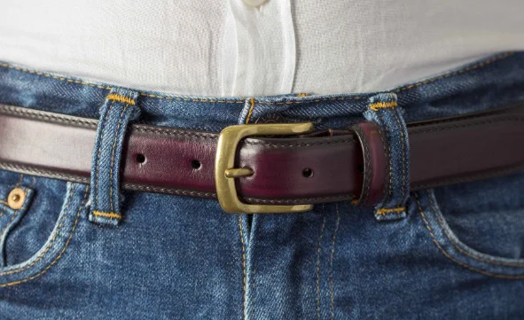 バーガンディのベルト